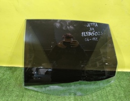 Стекло двери задней левой для Volkswagen Jetta 5 2005  запчасти бу