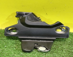 Замок багажника для Toyota Corolla E18 2013  запчасти бу